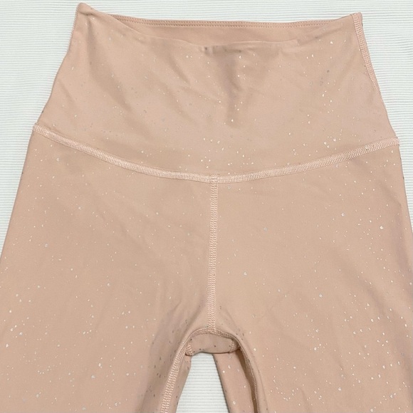 Beyond Yoga Alloy Metallic Speckle Ombre Pink Silver High Waisted Leggings - Picture 3 of 6